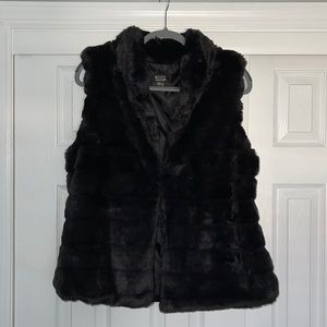 Women’s Faux Fur Vest